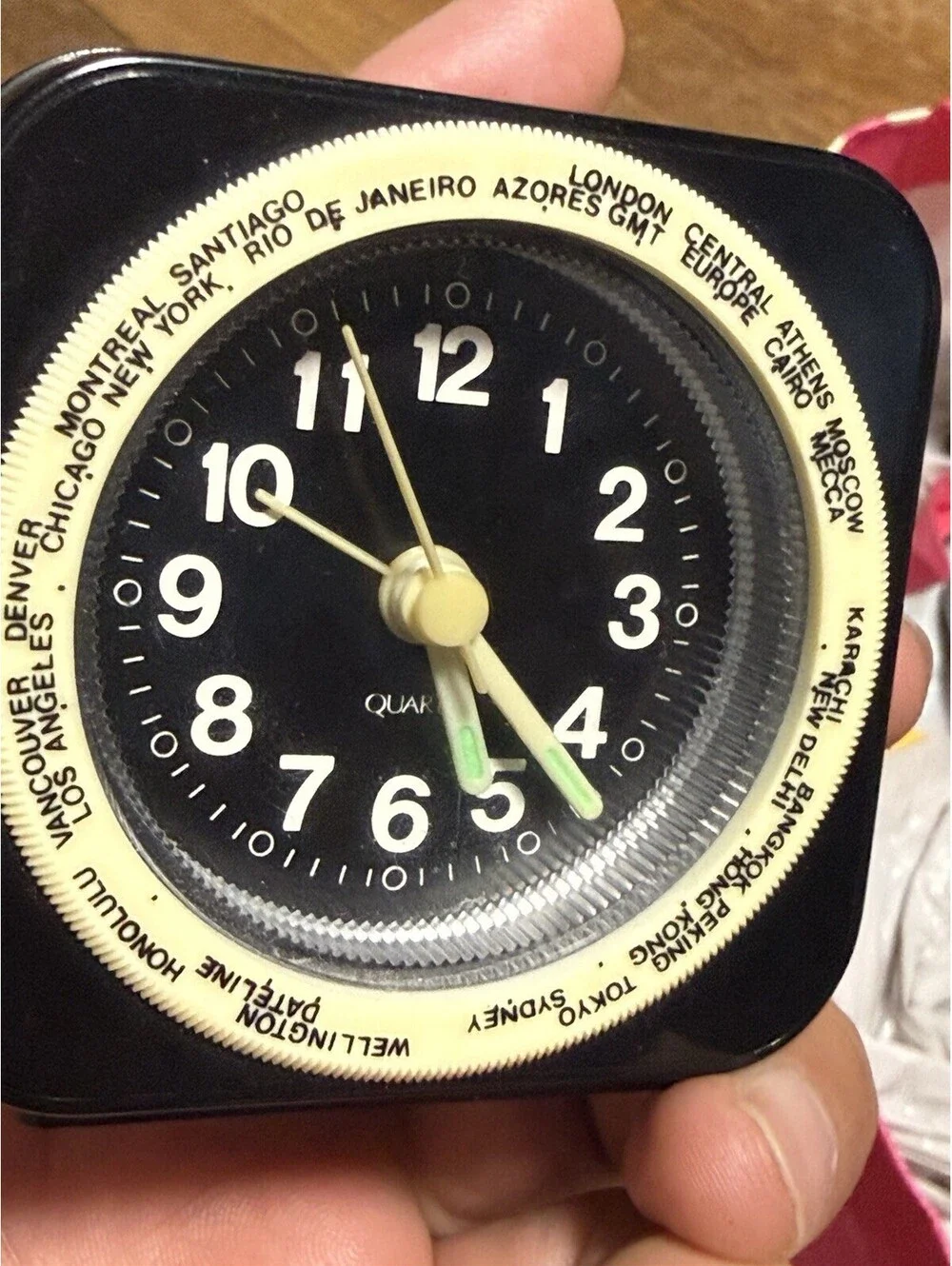 Compact travel world alarm clock 90s.